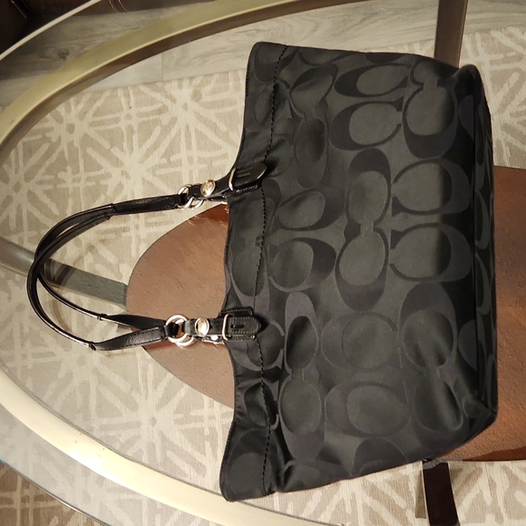 Coach Signature Monogram - Picture 2 of 10